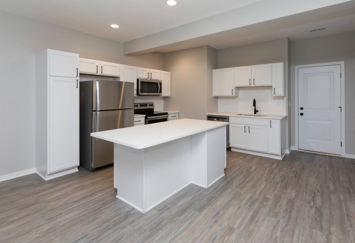 Townhouse for rent at 4525 100th St, Urbandale, IA 50322