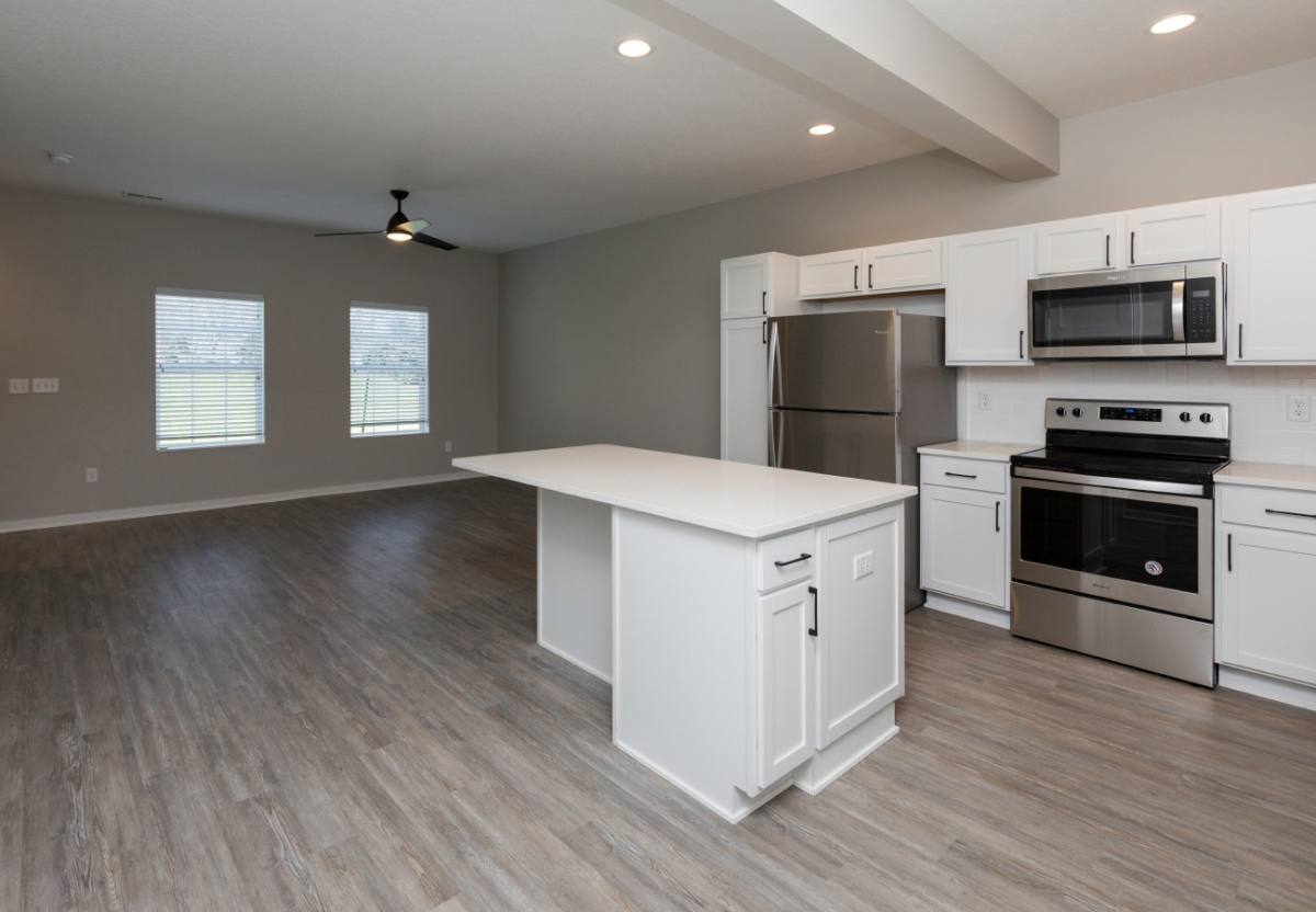 Townhouse for rent at 4525 100th St, Urbandale, IA 50322