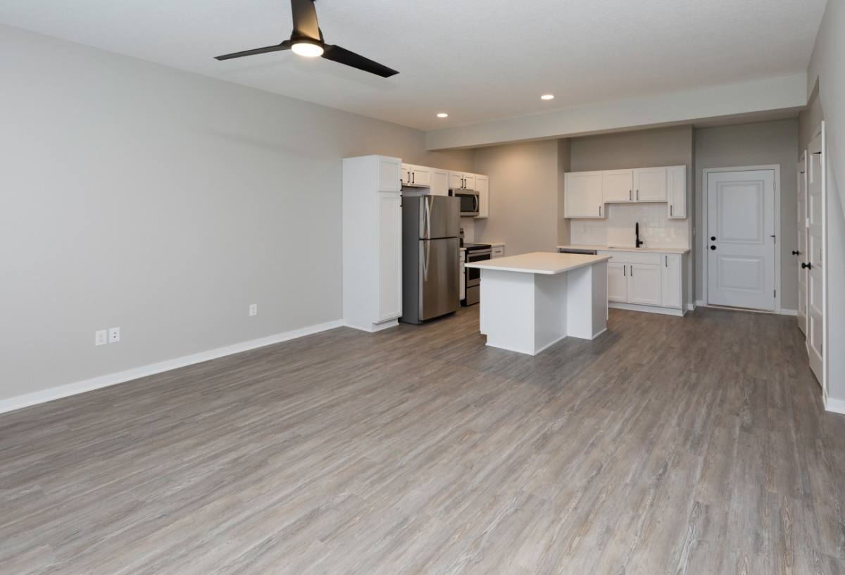 Townhouse for rent at 4525 100th St, Urbandale, IA 50322