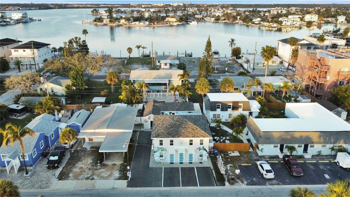Apartment for rent at 14135 Palm St, Saint Petersburg, FL 33708