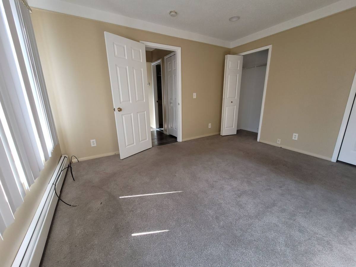 Apartment for rent at 16470 E 9 Mile, Eastpointe, MI 48021