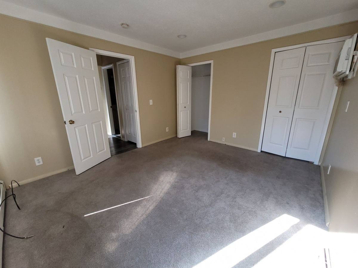 Apartment for rent at 16470 E 9 Mile, Eastpointe, MI 48021