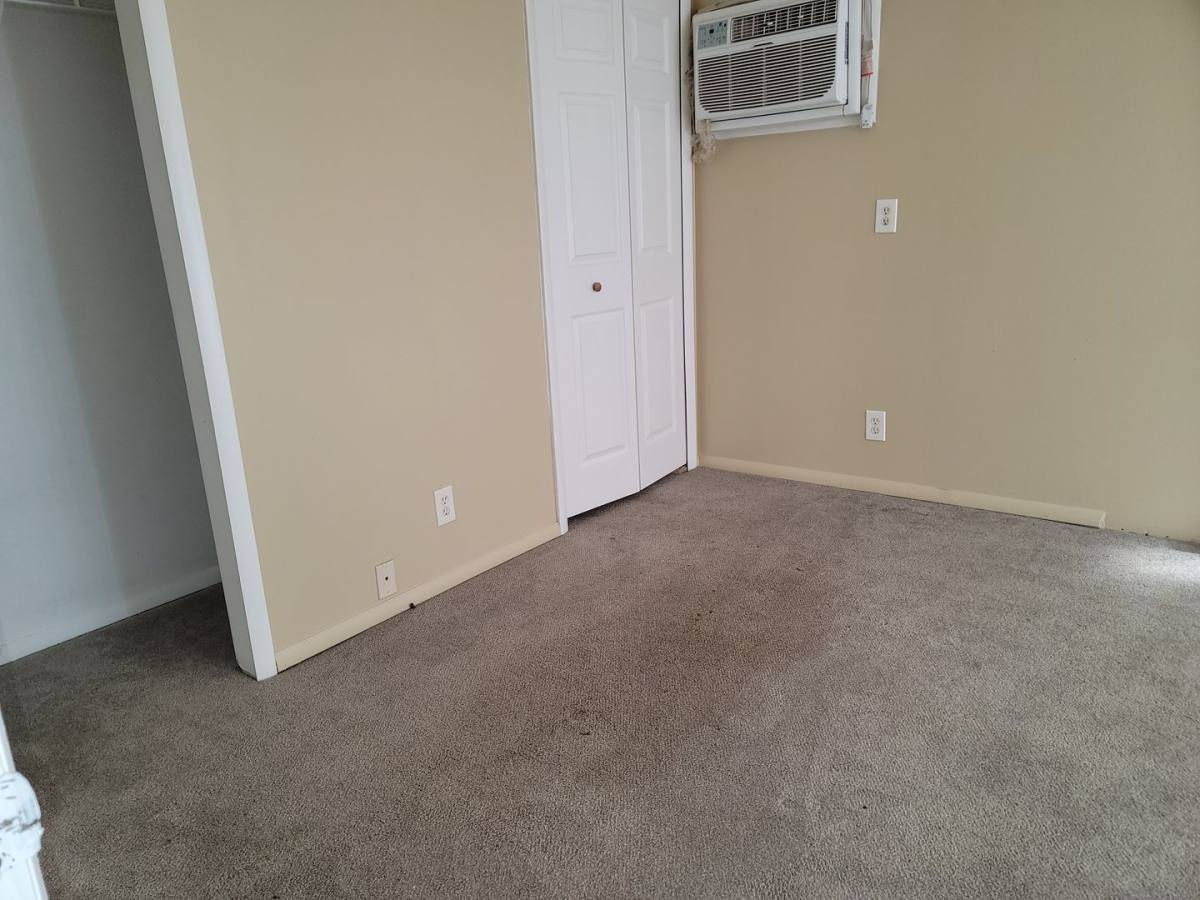 Apartment for rent at 16470 E 9 Mile, Eastpointe, MI 48021