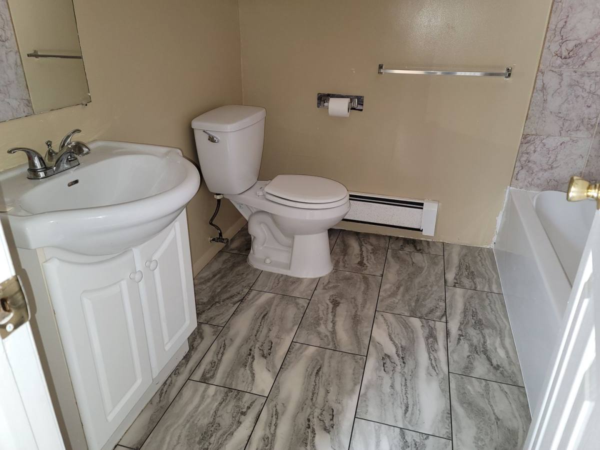 Apartment for rent at 16470 E 9 Mile, Eastpointe, MI 48021