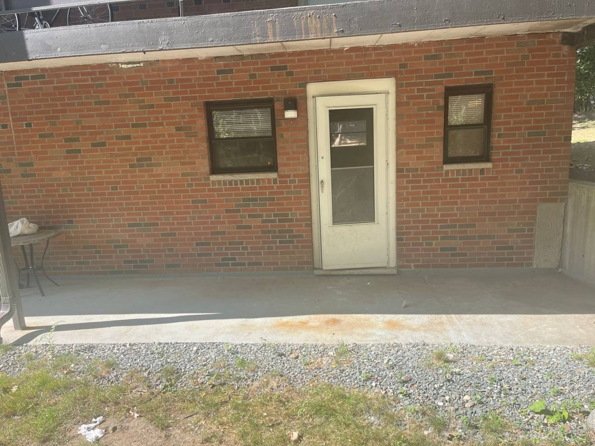 Apartment for rent at 250 Grove St #5, Auburndale, MA 02466