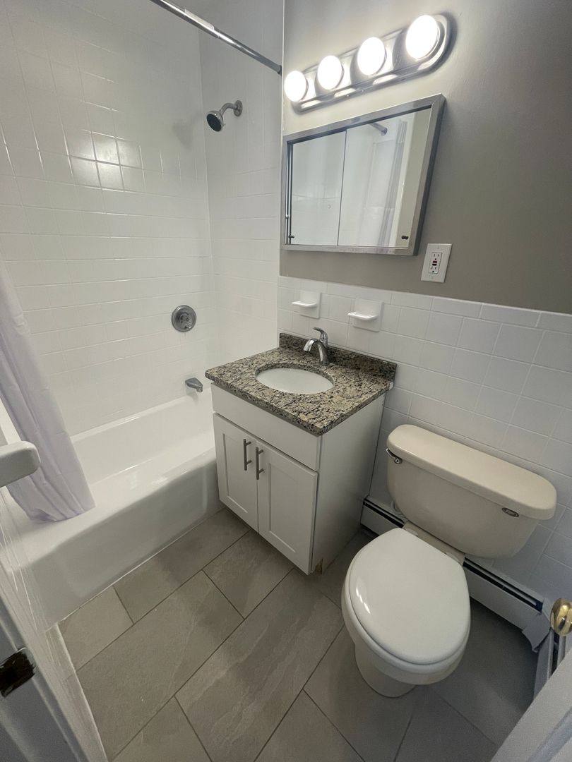 Apartment for rent at 250 Grove St #5, Auburndale, MA 02466