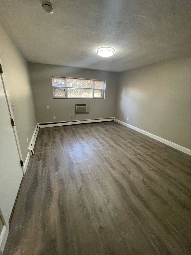 Apartment for rent at 250 Grove St #5, Auburndale, MA 02466