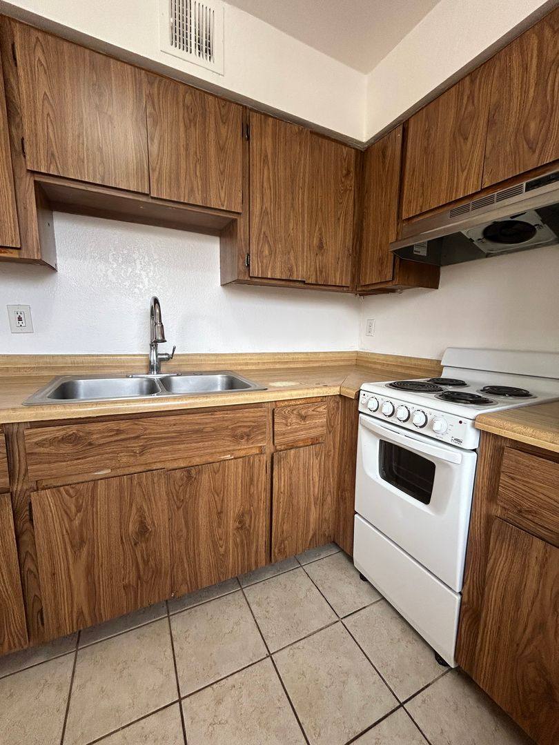 Apartment for rent at 2763 N Edith Blvd, Tucson, AZ 85716