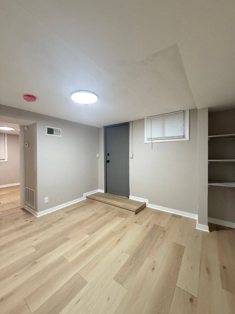 Apartment for rent at 563 S 26th Ave, Omaha, NE 68105