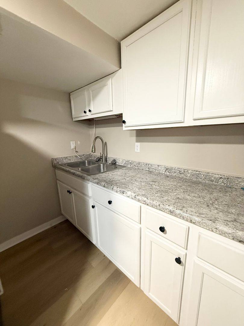 Apartment for rent at 563 S 26th Ave, Omaha, NE 68105