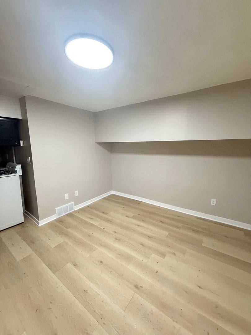Apartment for rent at 563 S 26th Ave, Omaha, NE 68105