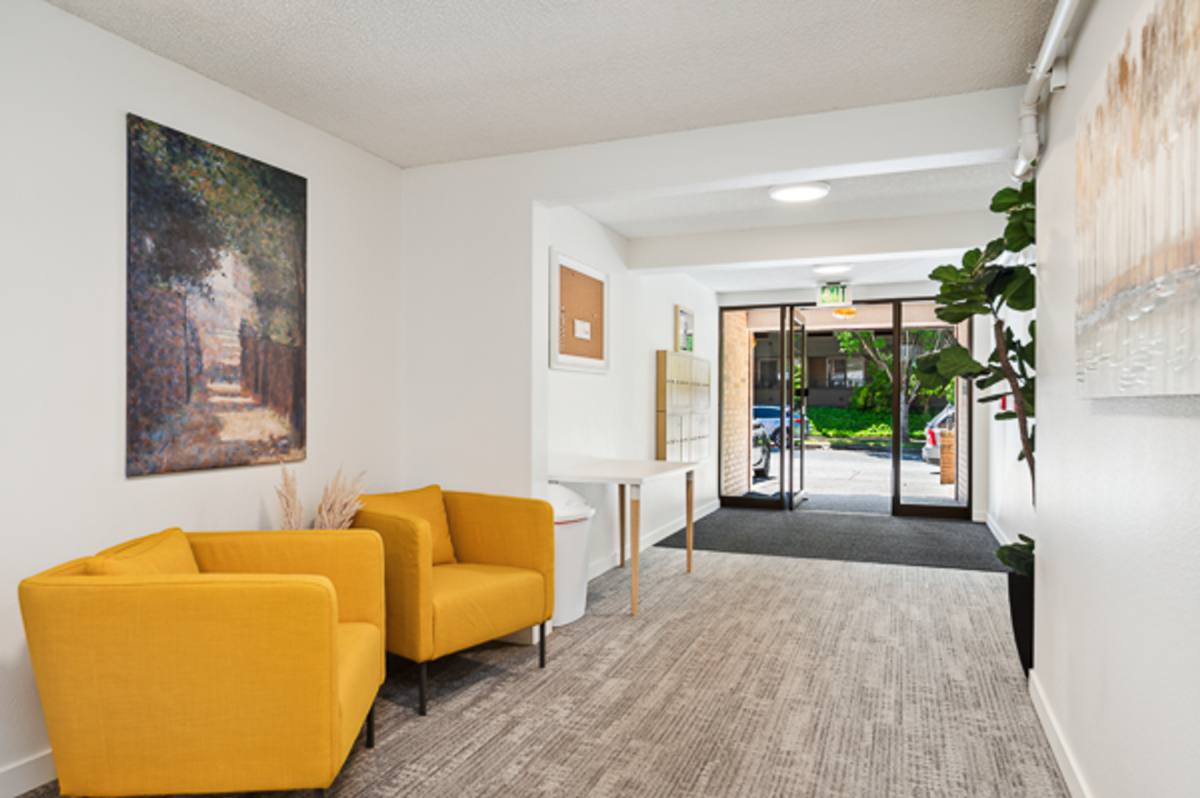 Apartment for rent at 1520 NE 143rd St, Seattle, WA 98125