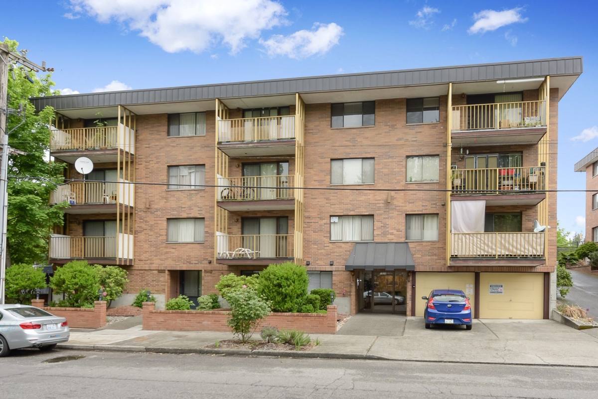 Apartment for rent at 1520 NE 143rd St, Seattle, WA 98125
