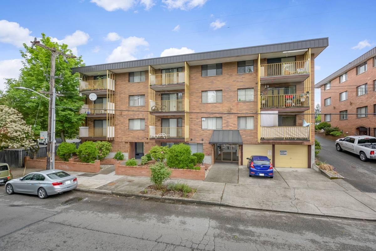 Apartment for rent at 1520 NE 143rd St, Seattle, WA 98125