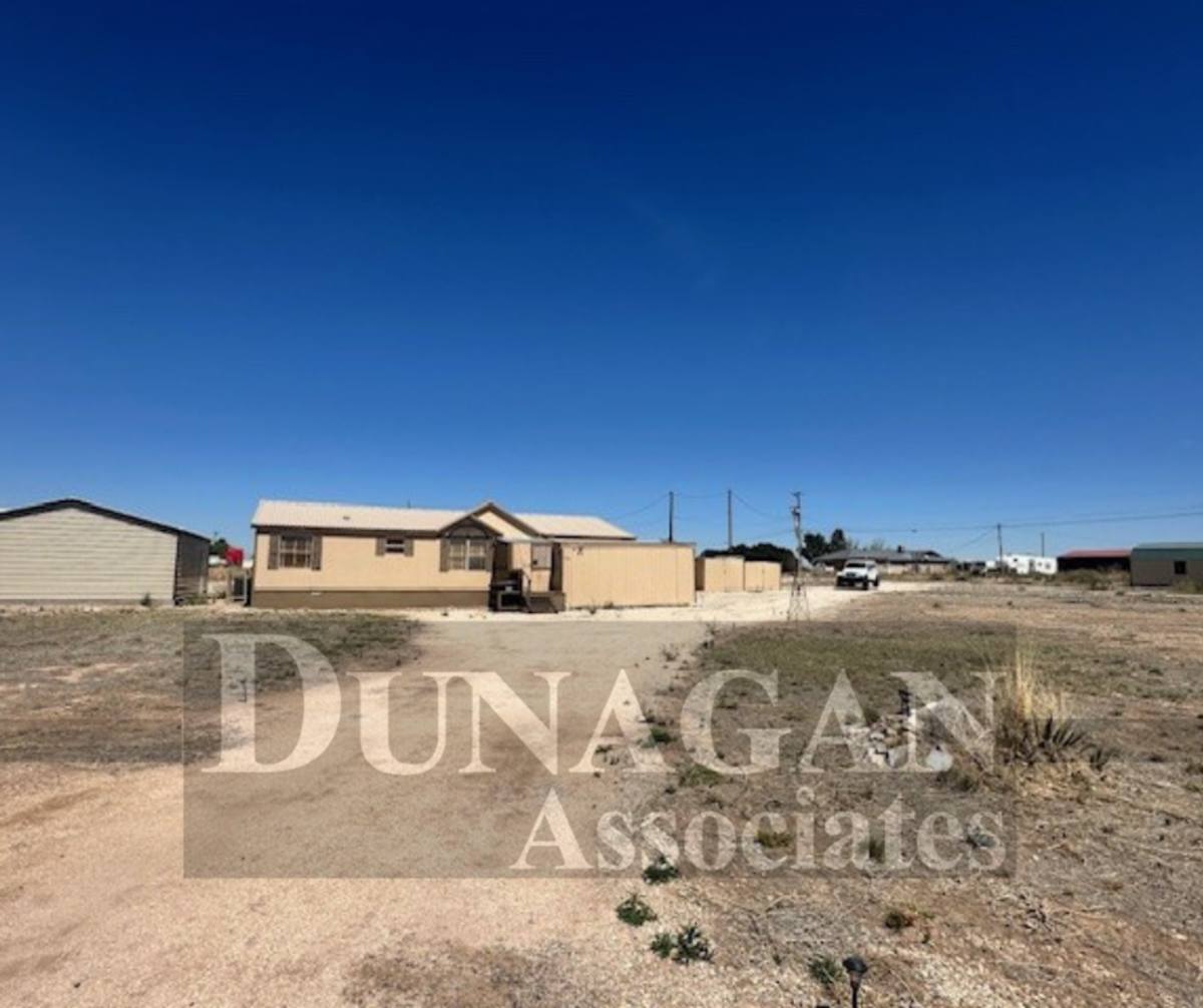 House for rent at 1304 W Walterscheid Dr, Carlsbad, NM 88220