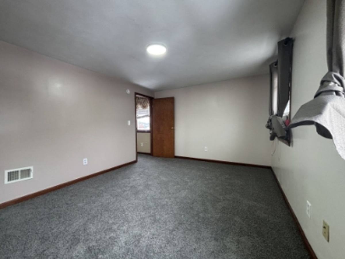 Townhouse for rent at 561 Farnsworth Ave, Clairton, PA 15025