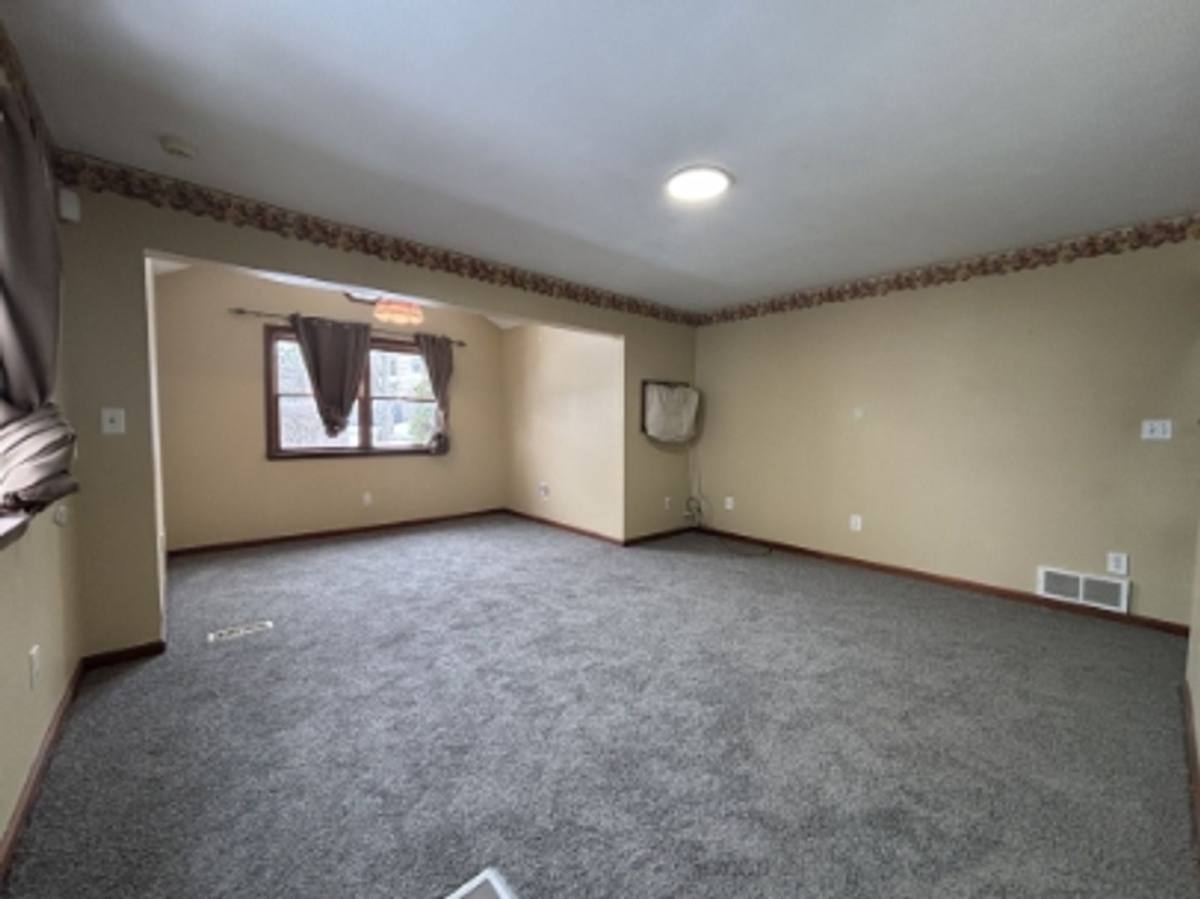 Townhouse for rent at 561 Farnsworth Ave, Clairton, PA 15025