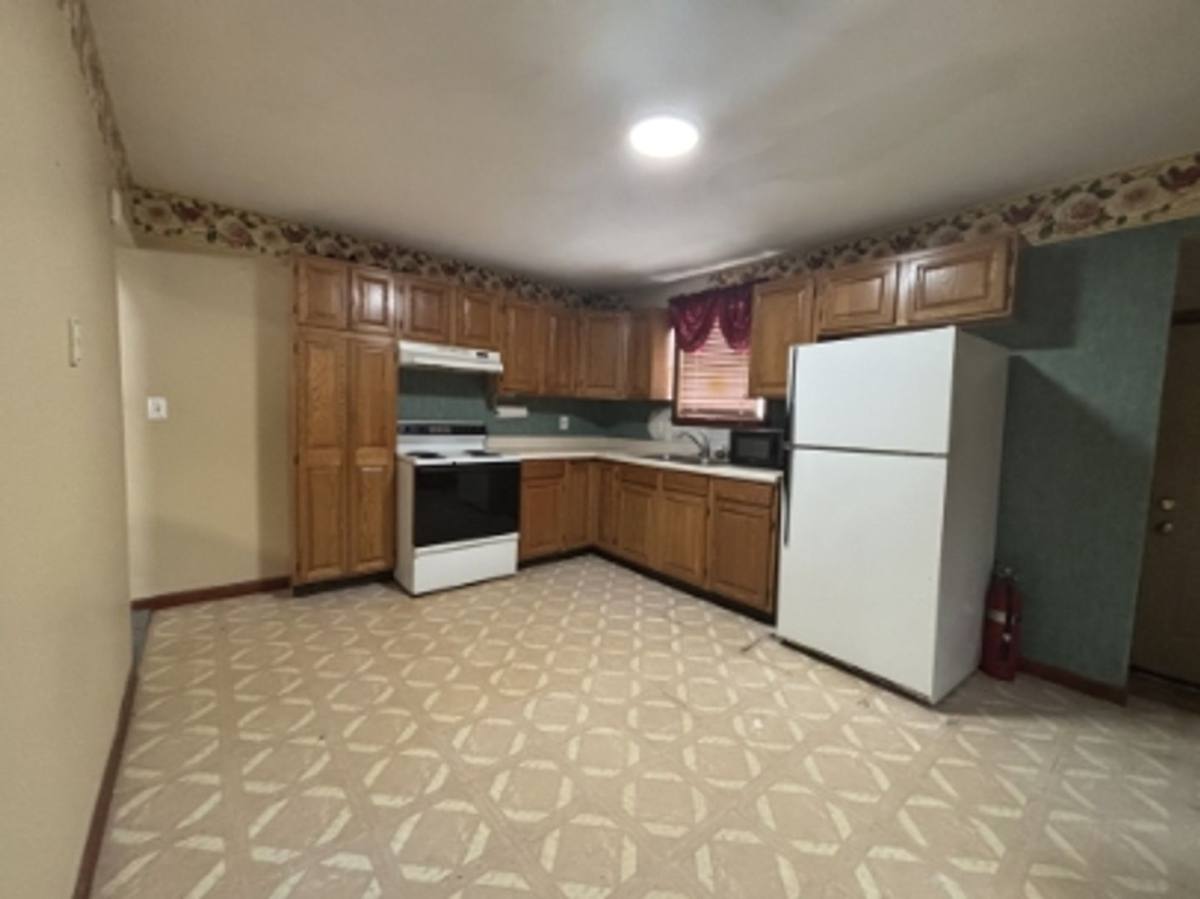 Townhouse for rent at 561 Farnsworth Ave, Clairton, PA 15025