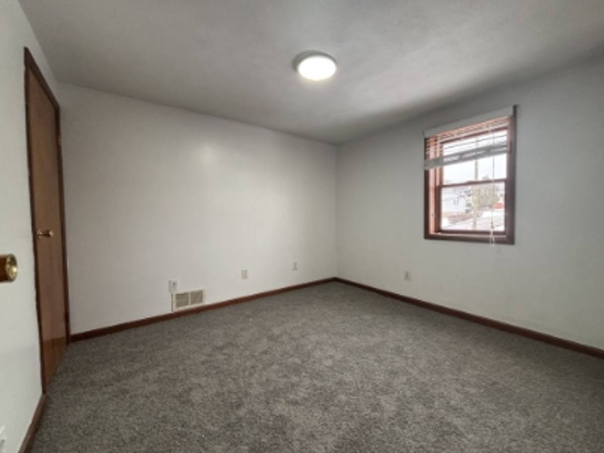 Townhouse for rent at 561 Farnsworth Ave, Clairton, PA 15025