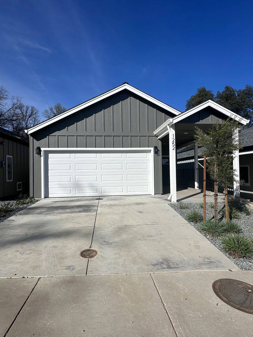 House for rent at 1252 Old Alturas Rd, Redding, CA 96003