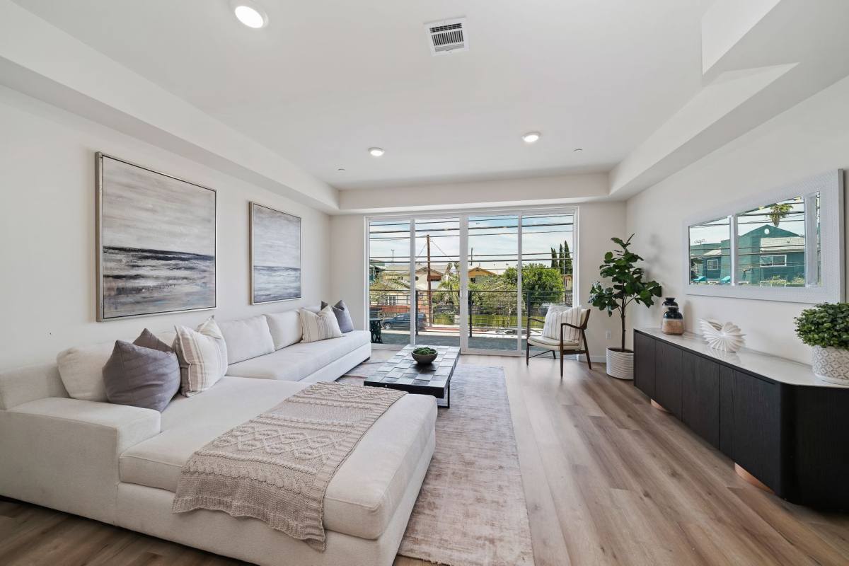 Apartment for rent at 5252 Willowcrest Ave, North Hollywood, CA 91601