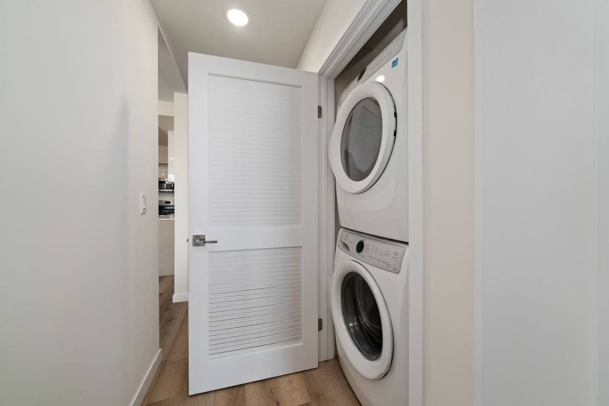 Apartment for rent at 5252 Willowcrest Ave, North Hollywood, CA 91601