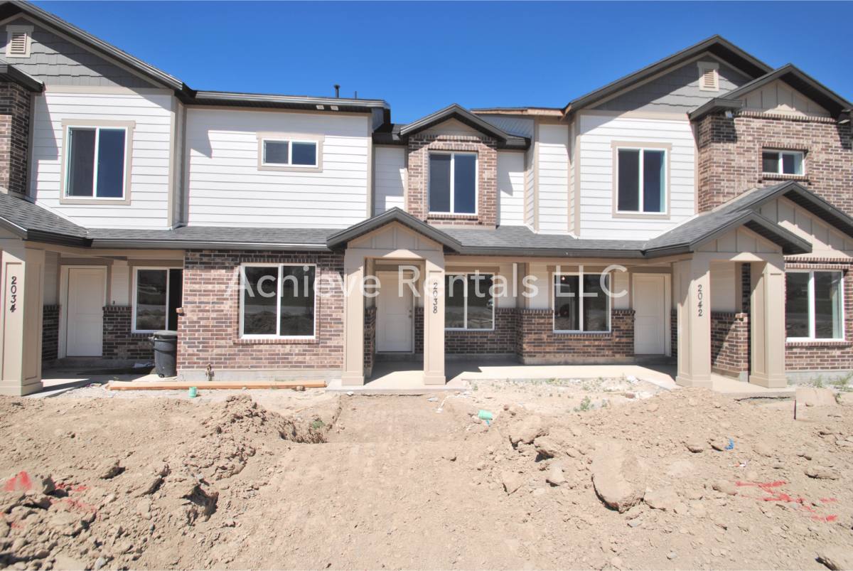 Townhouse for rent at 2038 N 380 E, Logan, UT 84341