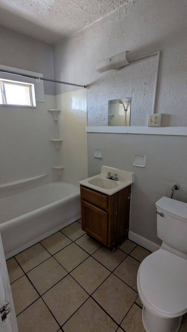 Apartment for rent at 10 N 31st St, Council Bluffs, IA 51501