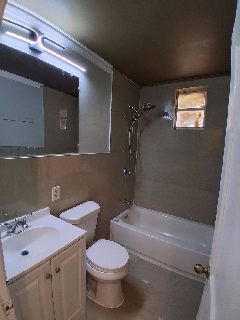 House for rent at 506 N Macdill Ave, Tampa, FL 33609