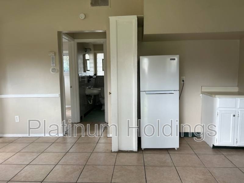 Apartment for rent at 1055 Neville Ave, Akron, OH 44306