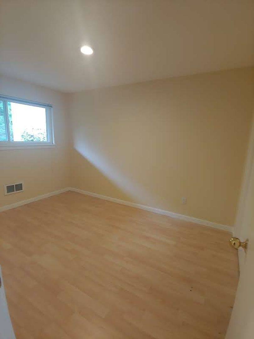Apartment for rent at 2717 76th Ave SE, Mercer Island, WA 98040