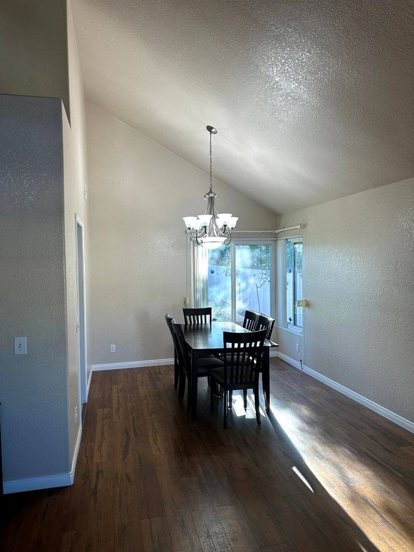 House for rent at 833 Joanna Dr, San Diego, CA 92114