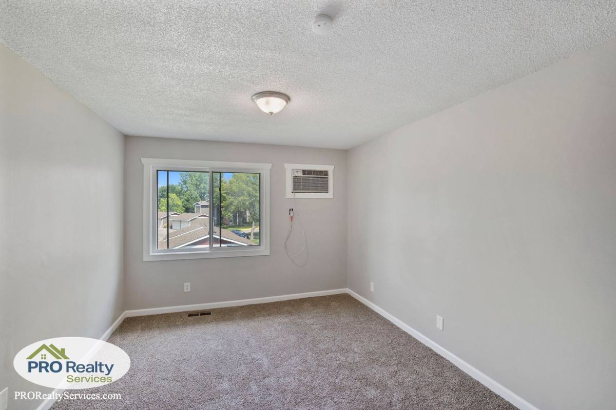 Townhouse for rent at 4502 Cinnamon Ridge Trail, Saint Paul, MN 55122