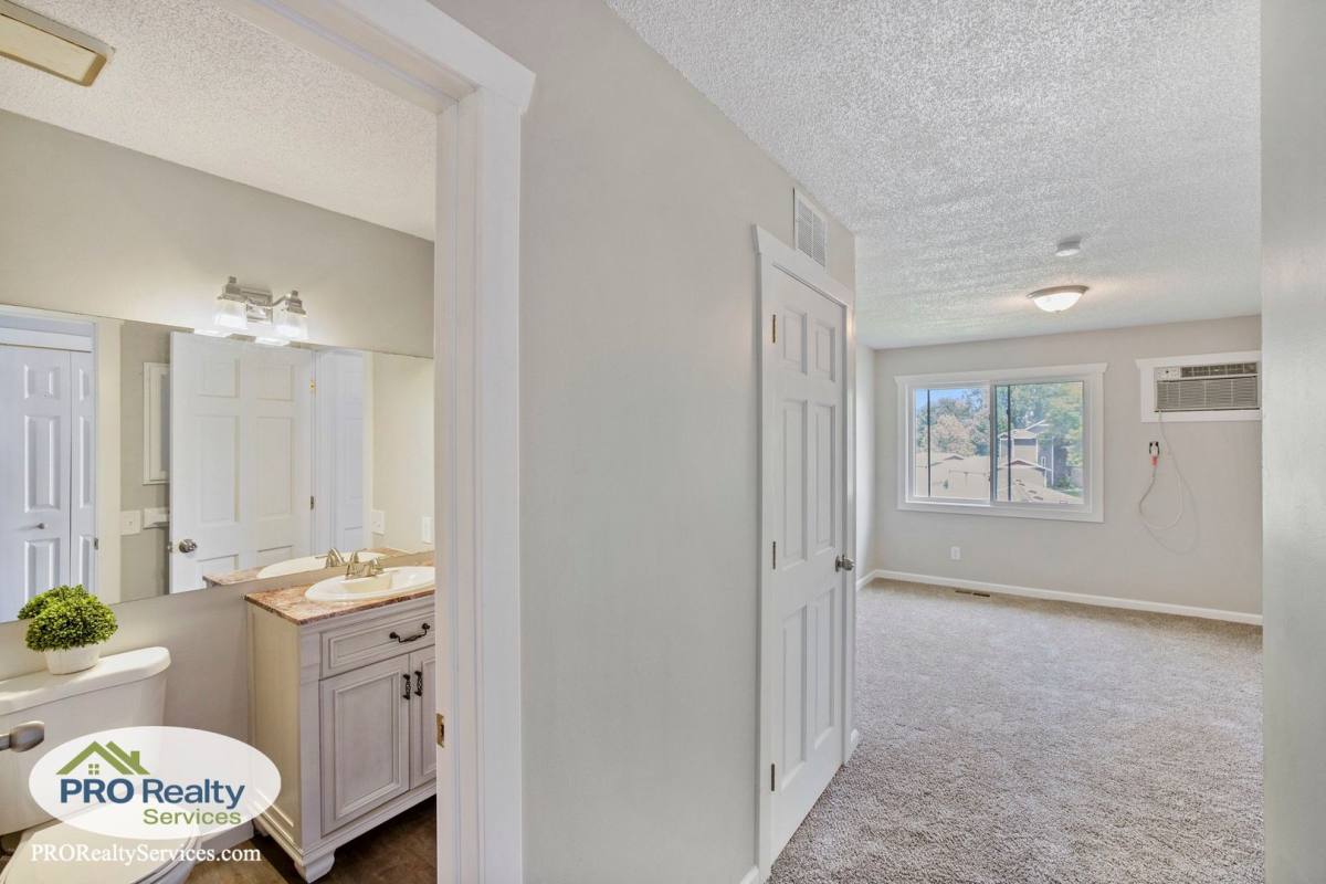 Townhouse for rent at 4502 Cinnamon Ridge Trail, Saint Paul, MN 55122
