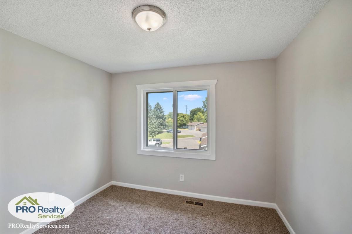 Townhouse for rent at 4502 Cinnamon Ridge Trail, Saint Paul, MN 55122