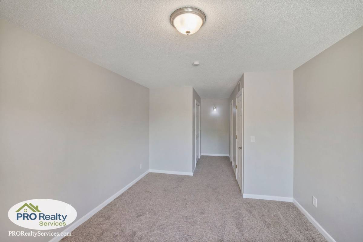 Townhouse for rent at 4502 Cinnamon Ridge Trail, Saint Paul, MN 55122
