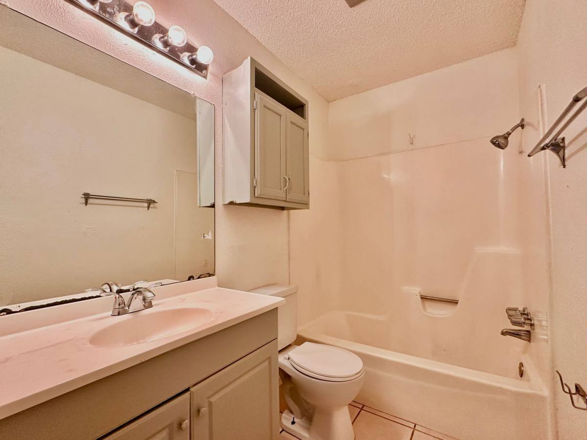 Apartment for rent at 1322 Southport Dr, Austin, TX 78704