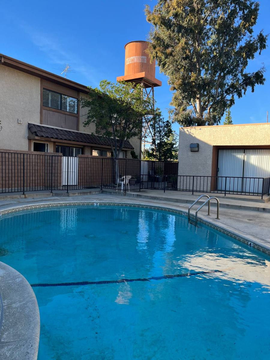 Townhouse for rent at 10230 Independence Ave, Chatsworth, CA 91311
