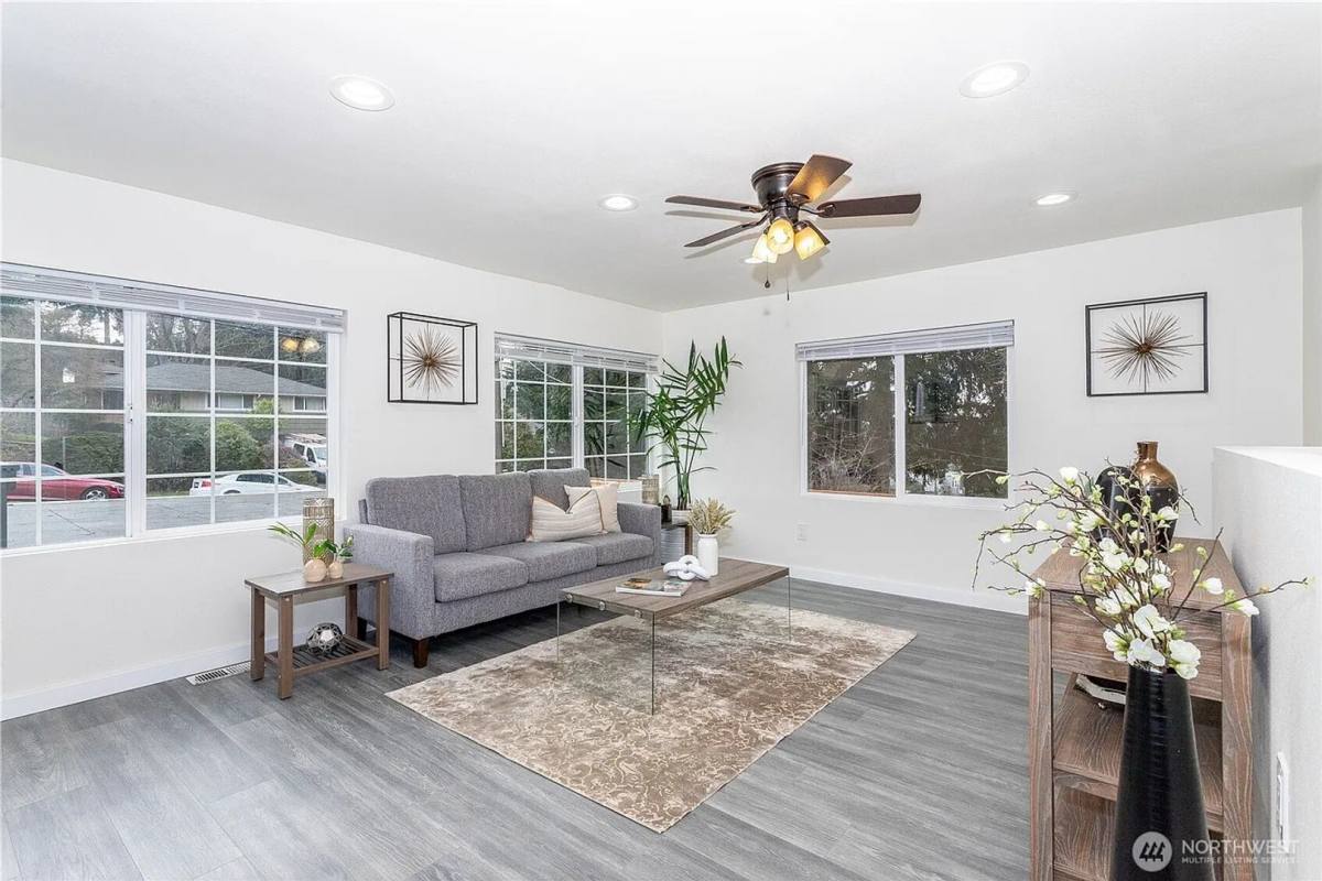 House for rent at 2644 SW 112th St, Seattle, WA 98146