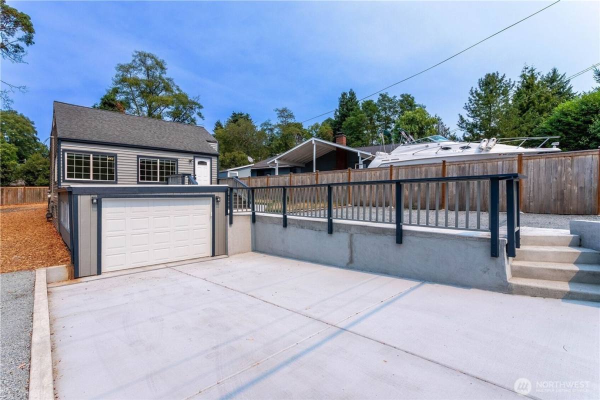 House for rent at 2644 SW 112th St, Seattle, WA 98146