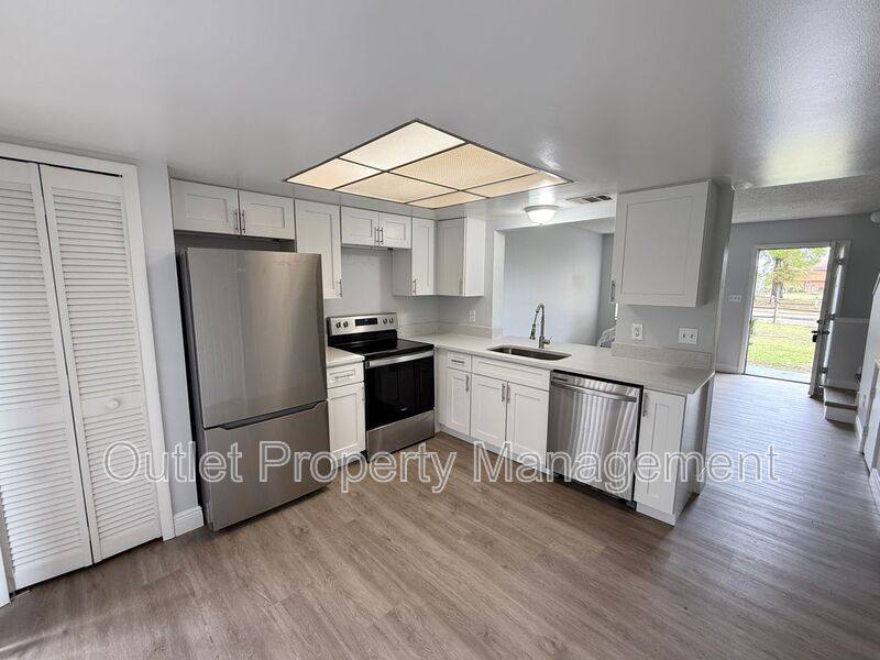 Townhouse for rent at 12034 Tift Circle #12038TIF, Orlando, FL 32826