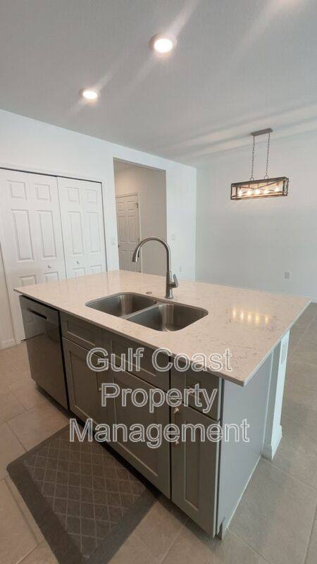 Townhouse for rent at 14195 Oviedo Place, Fort Myers, FL 33905