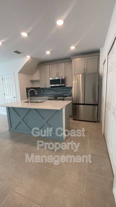 Townhouse for rent at 14195 Oviedo Place, Fort Myers, FL 33905
