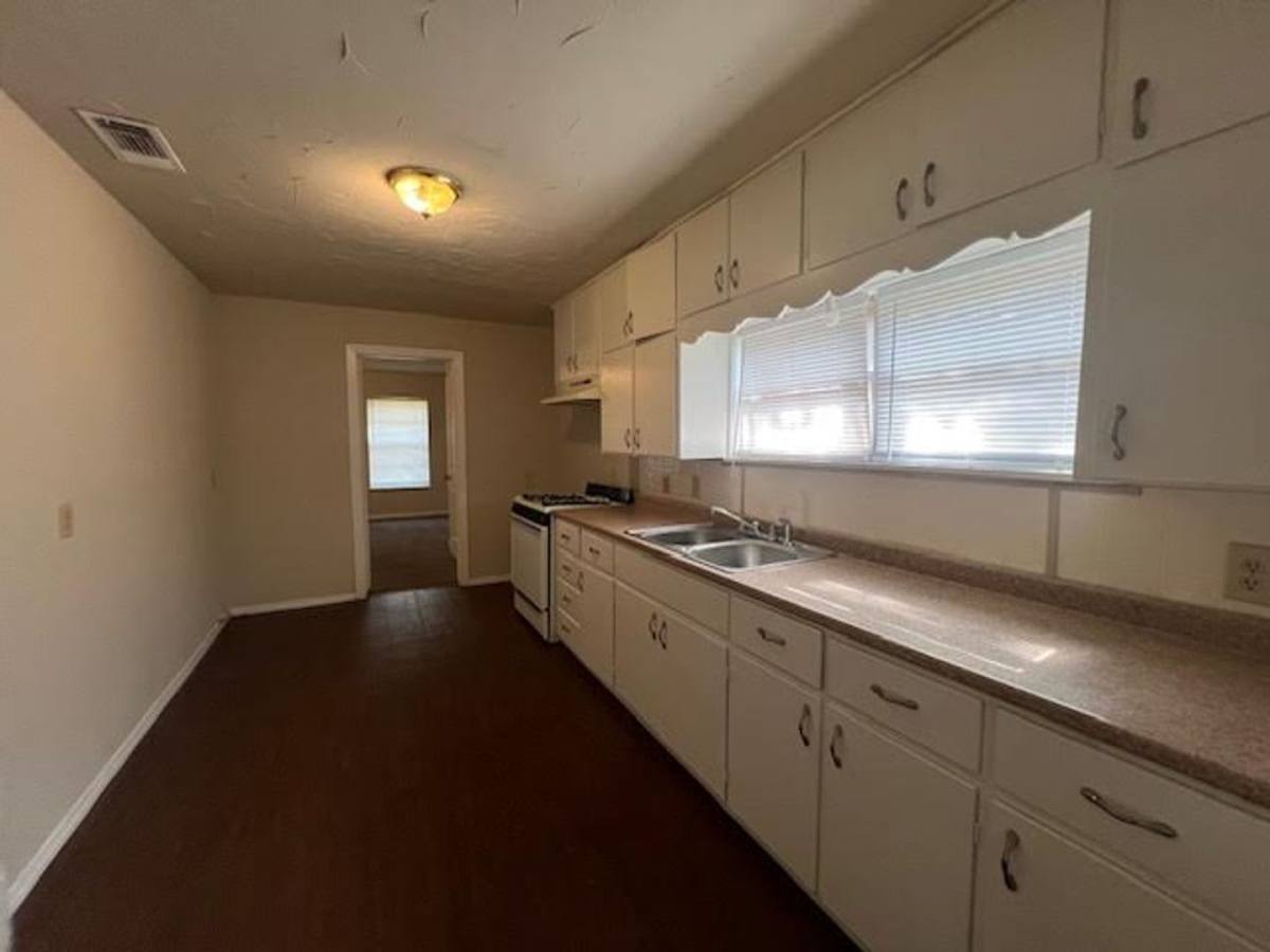 House for rent at 1906 Bosque Blvd, Waco, TX 76707