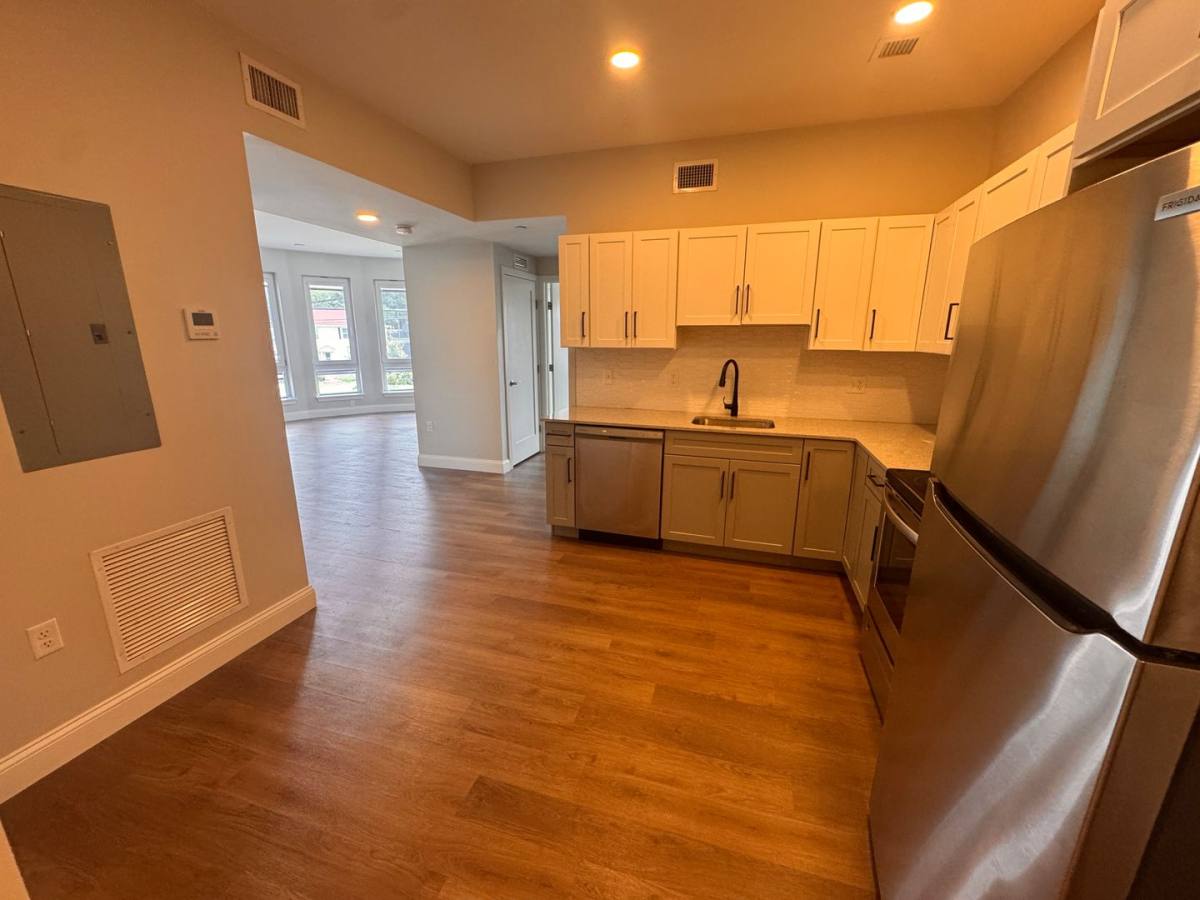 Apartment for rent at 279 Willard St, Quincy, MA 02169