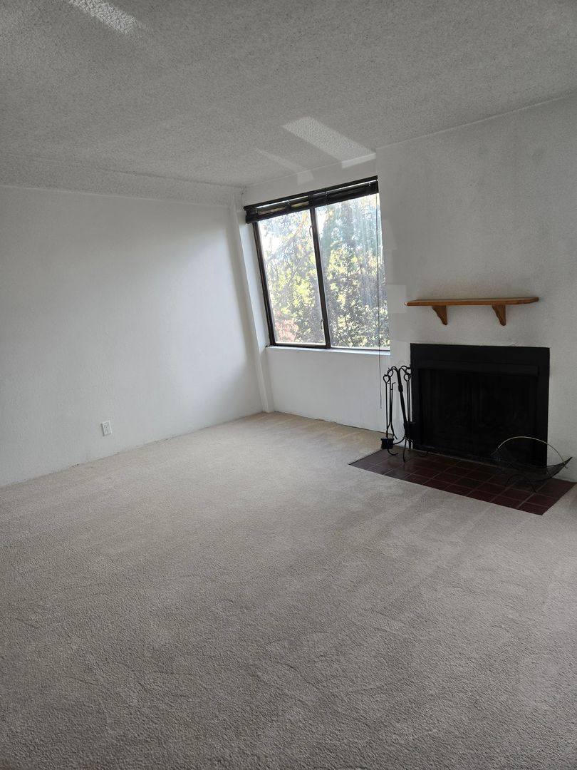 Apartment for rent at 147 Vista Rafael Parkway, Reno, NV 89503