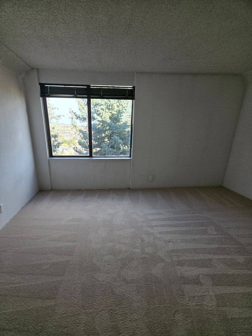 Apartment for rent at 147 Vista Rafael Parkway, Reno, NV 89503
