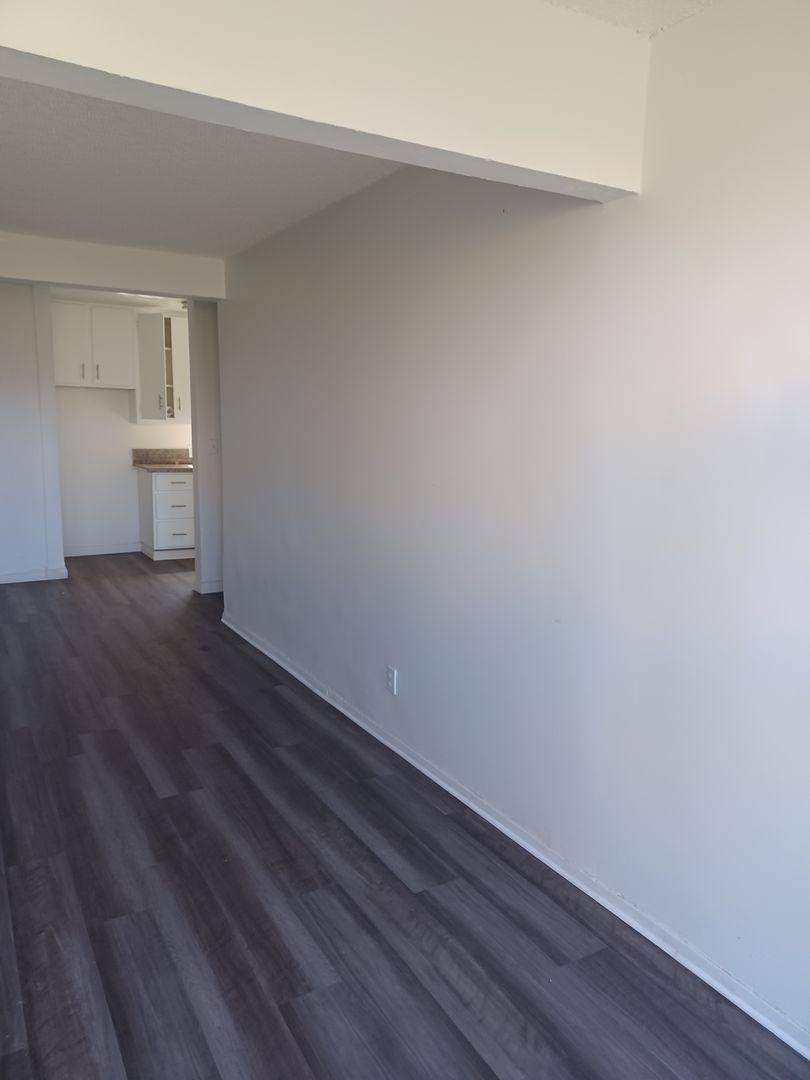 Apartment for rent at 11418 S New Hampshire Ave, Los Angeles, CA 90044