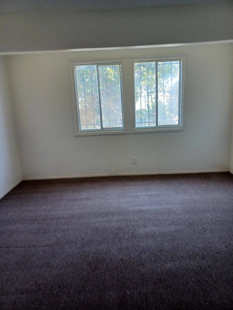 Apartment for rent at 11418 S New Hampshire Ave, Los Angeles, CA 90044