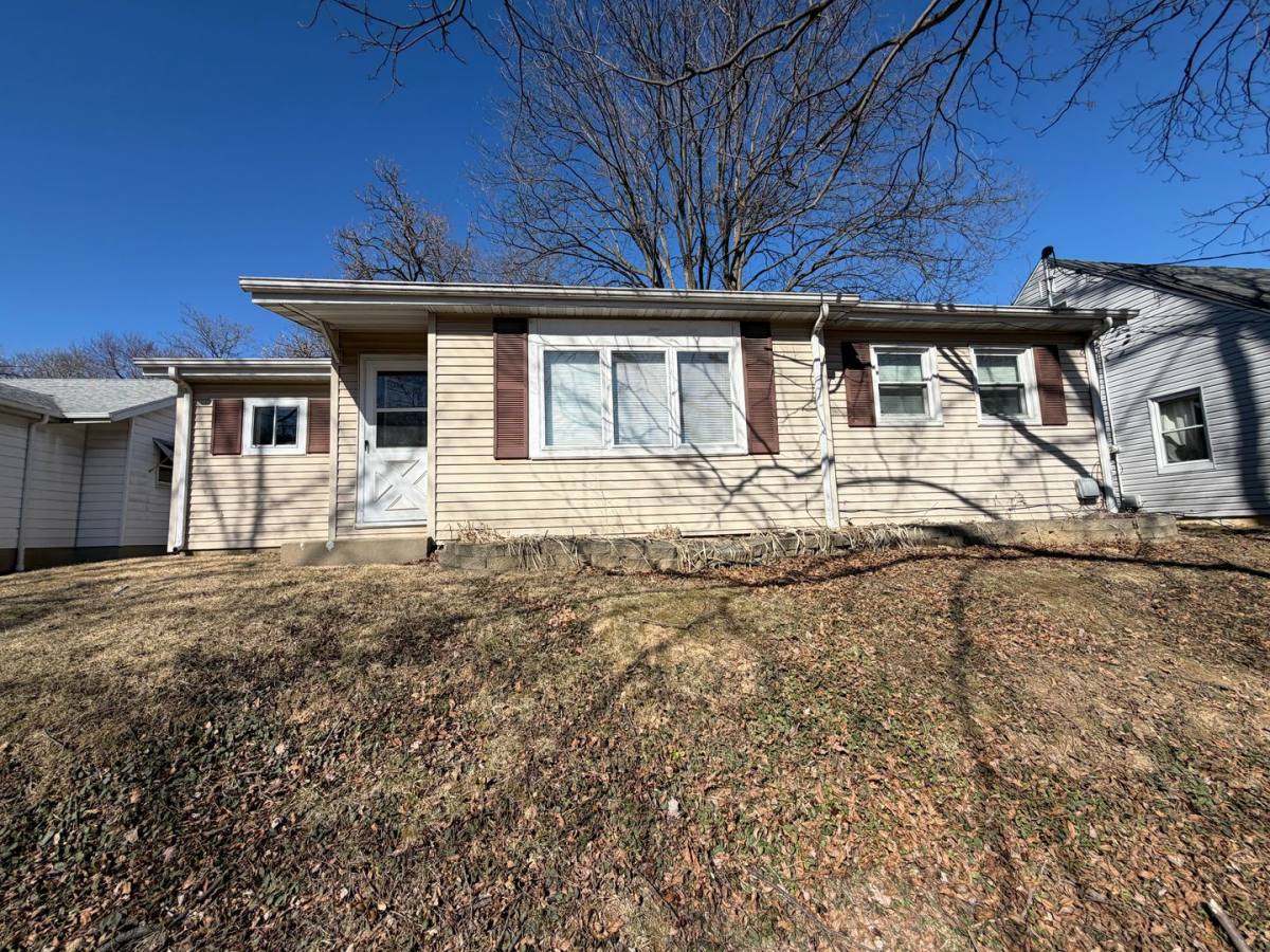 House for rent at 1225 W Main St, Collinsville, IL 62234
